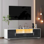 Meuble TV gris de 62,99 po avec lumières DEL, armoires et étagères ouvertes pour téléviseurs jusqu'à 65 po