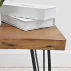 Table d'appoint en bois avec pieds en fer
