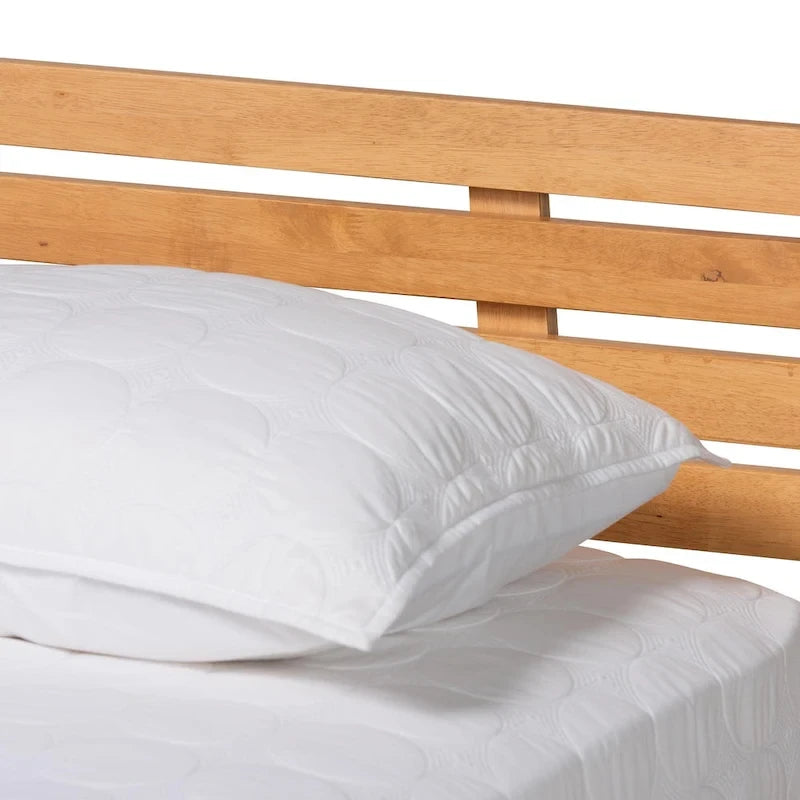 Lit plateforme Joaquin en bois fini rustique brun Japandi moderne